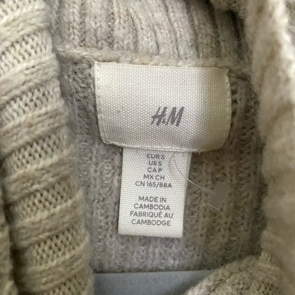 Grey Turtleneck Sweater - Picture 2 of 2